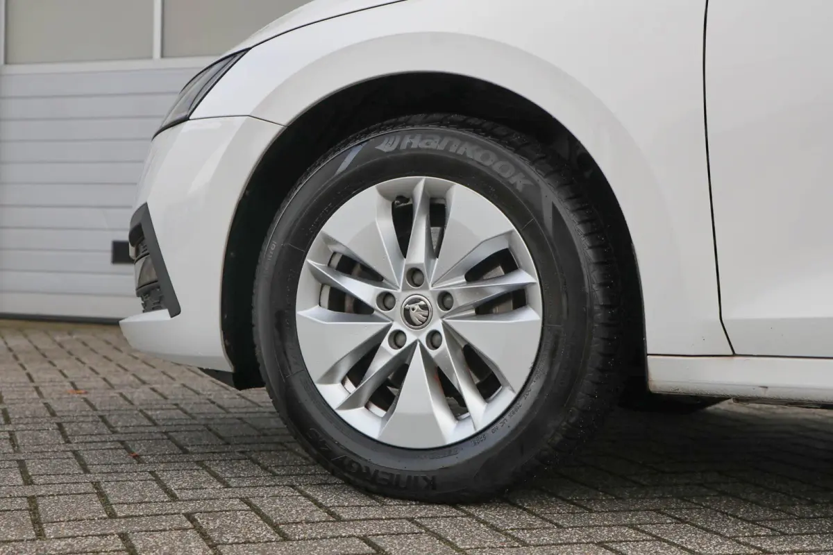 1.0 TSI 110pk Ambition | Navigatie | Smart Link | Parkeersensoren Achter