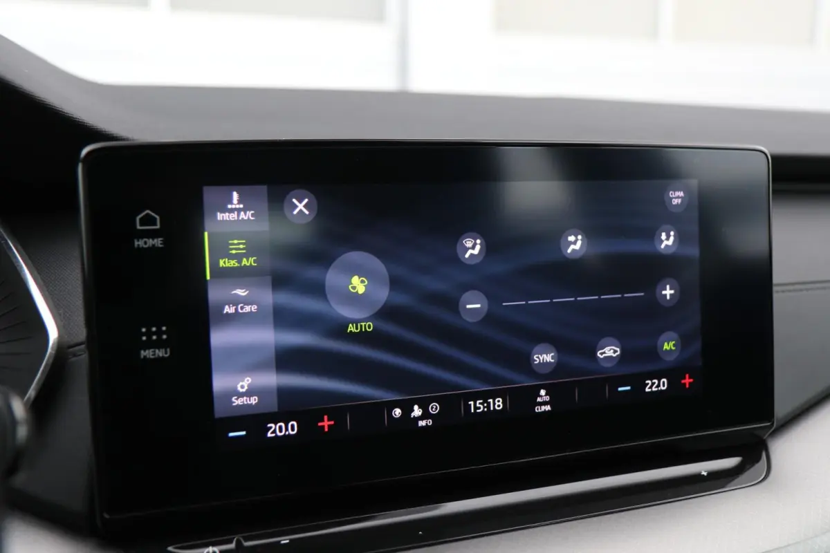 1.0 TSI 110pk Ambition | Navigatie | Smart Link | Parkeersensoren Achter