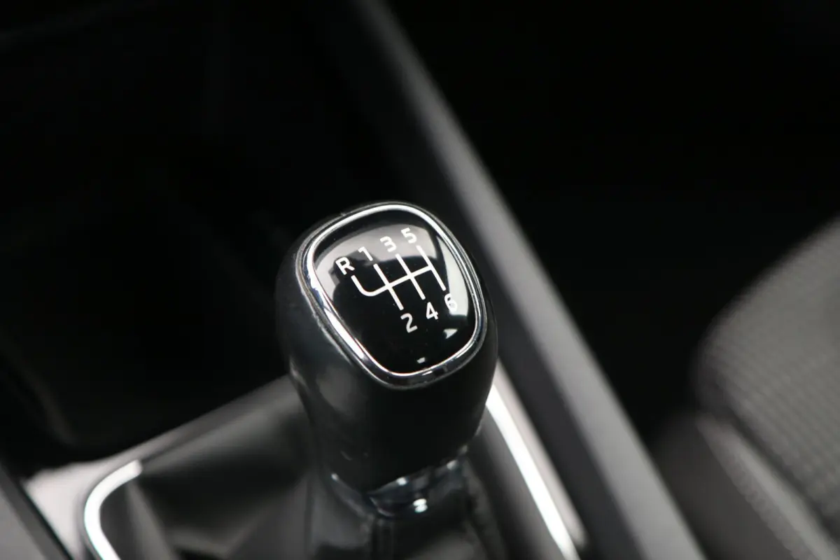 1.0 TSI 110pk Ambition | Navigatie | Smart Link | Parkeersensoren Achter