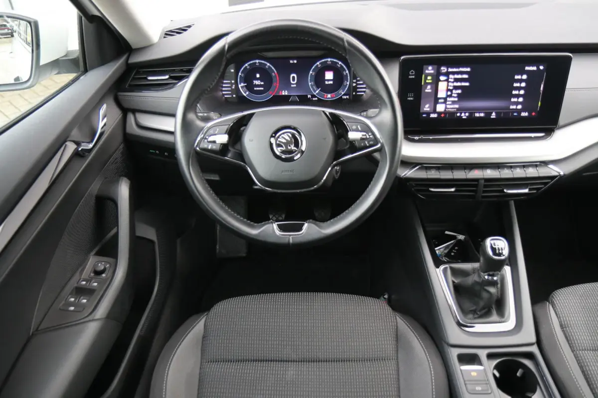 1.0 TSI 110pk Ambition | Navigatie | Smart Link | Parkeersensoren Achter