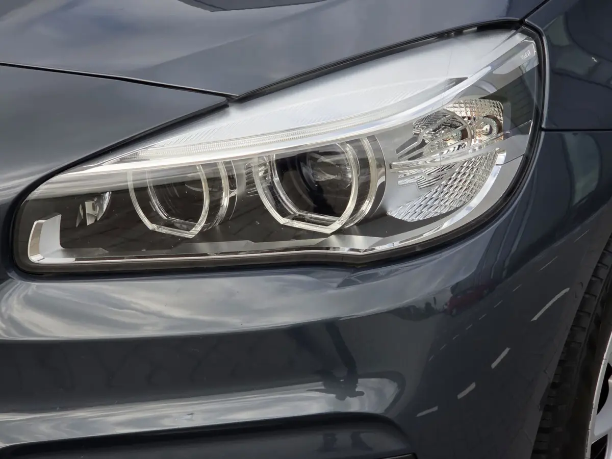 218i Centennial Executive Navi