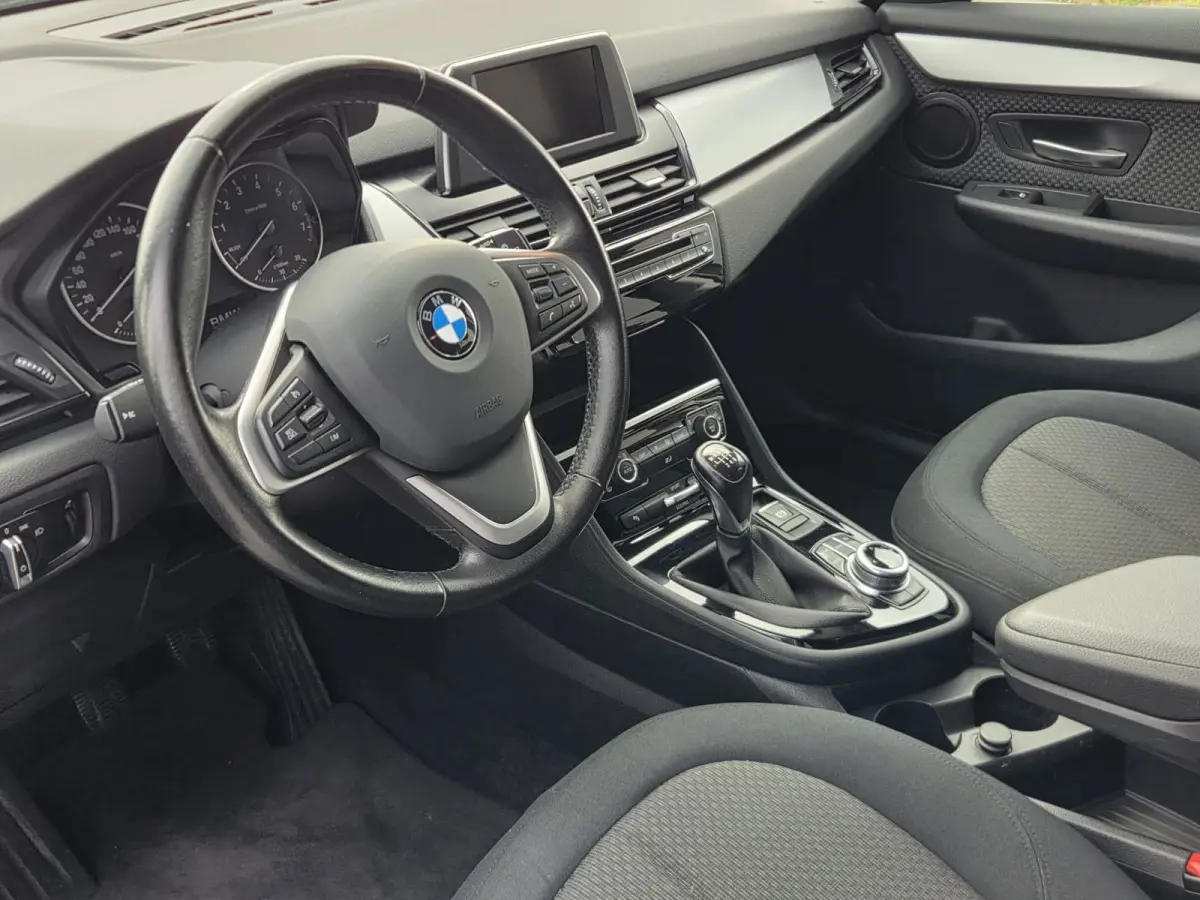 218i Centennial Executive Navi