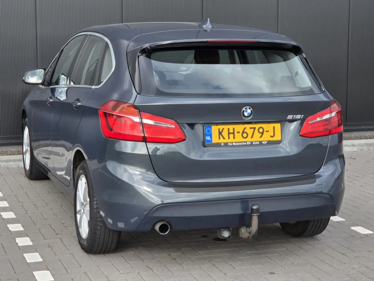 218i Centennial Executive Navi