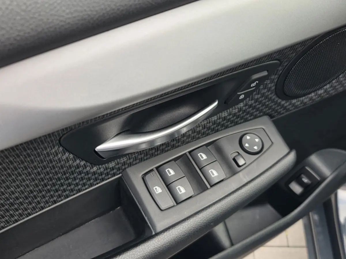 218i Centennial Executive Navi