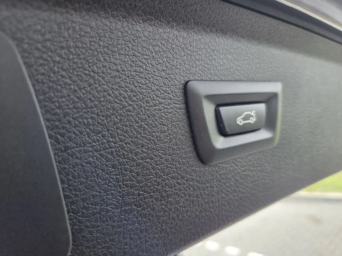 218i Centennial Executive Navi