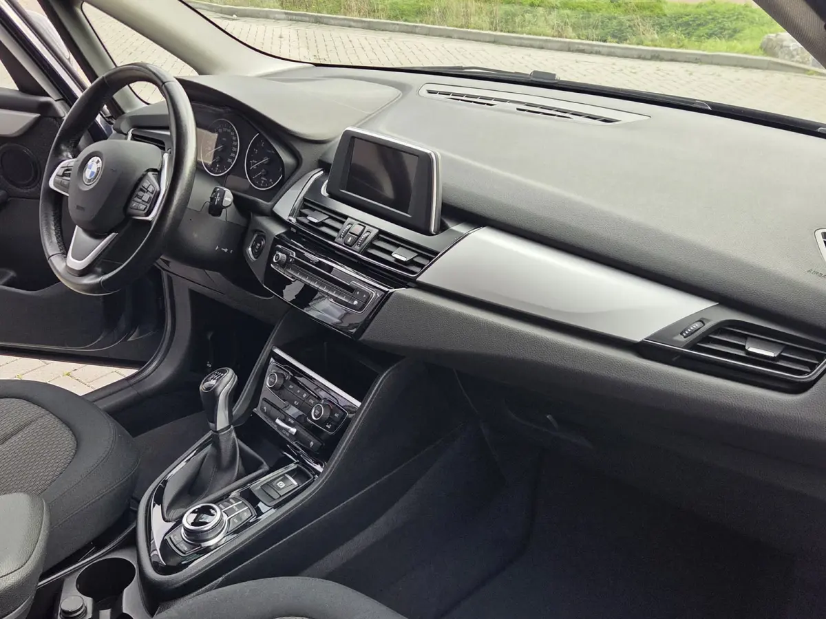 218i Centennial Executive Navi