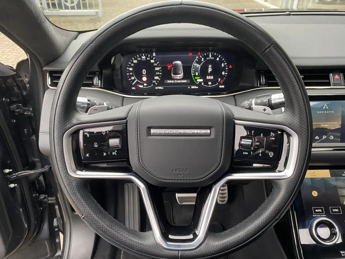 1.5 P300e AWD Autobiography / Automaat / NL-Auto / 1e-Eigenaar / 93,6% SOH / Dealer-Onderhouden / Vol-Leder / Alcantara-Dakhemel / Open-Panodak / Stuur- en Stoelverwarming / Stoelkoeling voo
