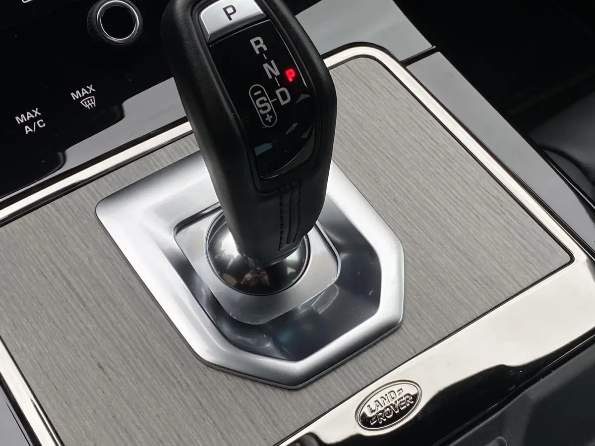 1.5 P300e AWD Autobiography / Automaat / NL-Auto / 1e-Eigenaar / 93,6% SOH / Dealer-Onderhouden / Vol-Leder / Alcantara-Dakhemel / Open-Panodak / Stuur- en Stoelverwarming / Stoelkoeling voo