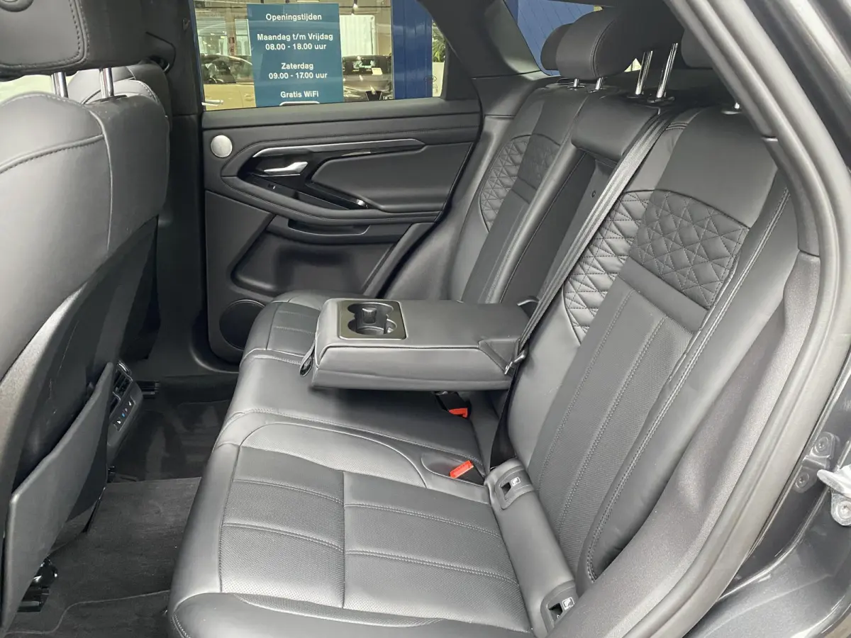 1.5 P300e AWD Autobiography / Automaat / NL-Auto / 1e-Eigenaar / 93,6% SOH / Dealer-Onderhouden / Vol-Leder / Alcantara-Dakhemel / Open-Panodak / Stuur- en Stoelverwarming / Stoelkoeling voo