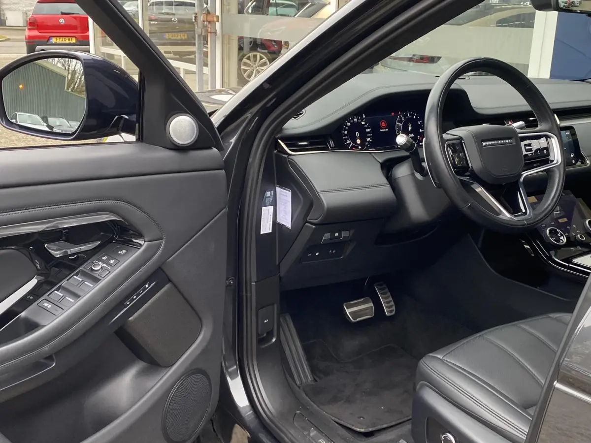 1.5 P300e AWD Autobiography / Automaat / NL-Auto / 1e-Eigenaar / 93,6% SOH / Dealer-Onderhouden / Vol-Leder / Alcantara-Dakhemel / Open-Panodak / Stuur- en Stoelverwarming / Stoelkoeling voo