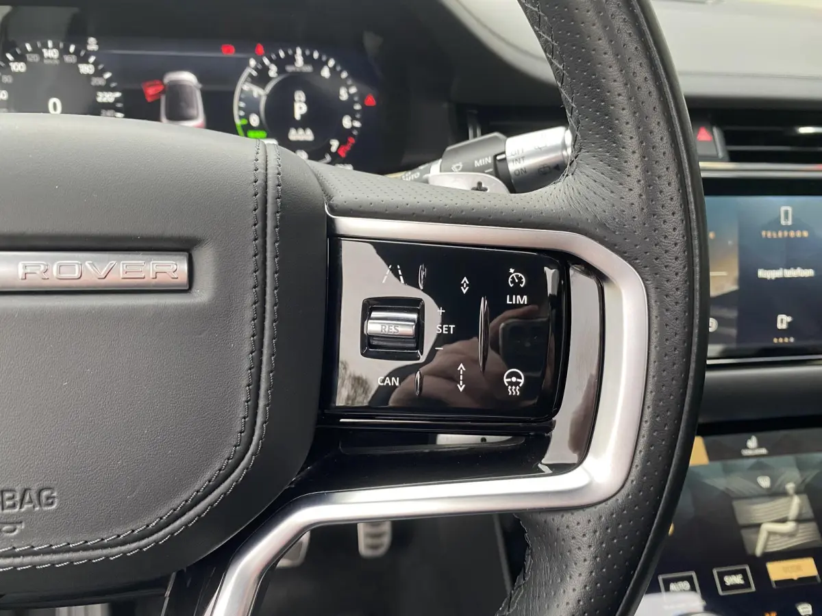 1.5 P300e AWD Autobiography / Automaat / NL-Auto / 1e-Eigenaar / 93,6% SOH / Dealer-Onderhouden / Vol-Leder / Alcantara-Dakhemel / Open-Panodak / Stuur- en Stoelverwarming / Stoelkoeling voo