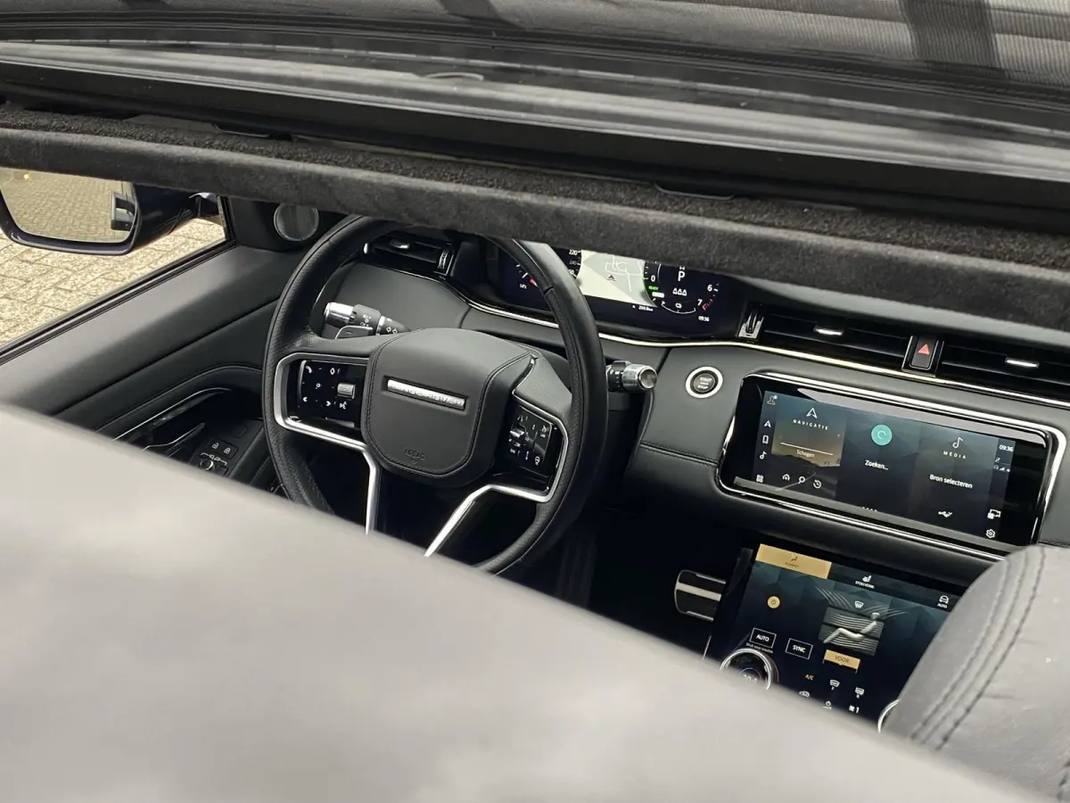 1.5 P300e AWD Autobiography / Automaat / NL-Auto / 1e-Eigenaar / 93,6% SOH / Dealer-Onderhouden / Vol-Leder / Alcantara-Dakhemel / Open-Panodak / Stuur- en Stoelverwarming / Stoelkoeling voo