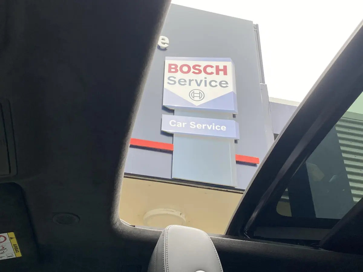 1.5 P300e AWD Autobiography / Automaat / NL-Auto / 1e-Eigenaar / 93,6% SOH / Dealer-Onderhouden / Vol-Leder / Alcantara-Dakhemel / Open-Panodak / Stuur- en Stoelverwarming / Stoelkoeling voo
