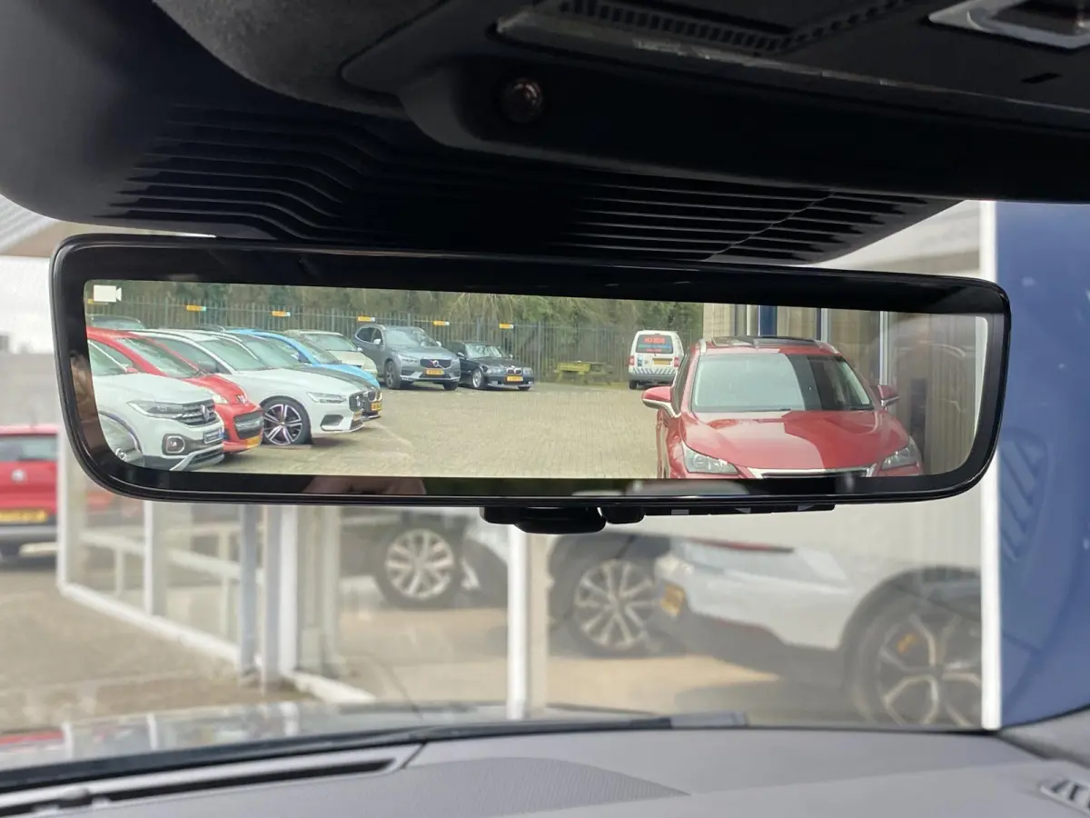 1.5 P300e AWD Autobiography / Automaat / NL-Auto / 1e-Eigenaar / 93,6% SOH / Dealer-Onderhouden / Vol-Leder / Alcantara-Dakhemel / Open-Panodak / Stuur- en Stoelverwarming / Stoelkoeling voo