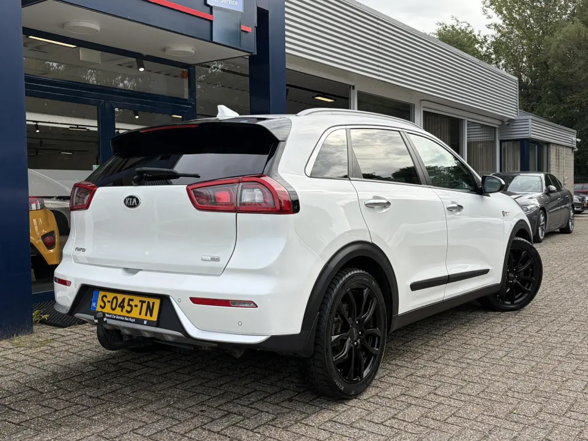 1.6 GDi Hybrid BusinessLine / Automaat / Stuur-/Stoelverwarming / Adaptieve Cruise-Control / Apple-Carplay & Android-Auto / Trekhaak / Climate-Control / Keyless / Radio-Bluetooth / Navi / Ca