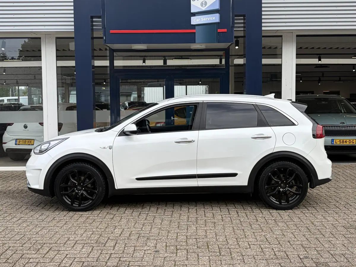 1.6 GDi Hybrid BusinessLine / Automaat / Stuur-/Stoelverwarming / Adaptieve Cruise-Control / Apple-Carplay & Android-Auto / Trekhaak / Climate-Control / Keyless / Radio-Bluetooth / Navi / Ca