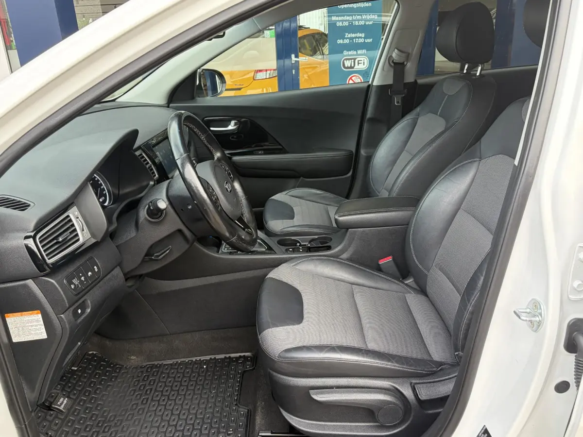 1.6 GDi Hybrid BusinessLine / Automaat / Stuur-/Stoelverwarming / Adaptieve Cruise-Control / Apple-Carplay & Android-Auto / Trekhaak / Climate-Control / Keyless / Radio-Bluetooth / Navi / Ca