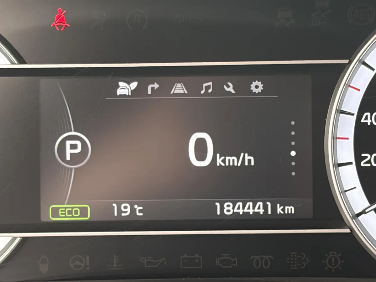1.6 GDi Hybrid BusinessLine / Automaat / Stuur-/Stoelverwarming / Adaptieve Cruise-Control / Apple-Carplay & Android-Auto / Trekhaak / Climate-Control / Keyless / Radio-Bluetooth / Navi / Ca