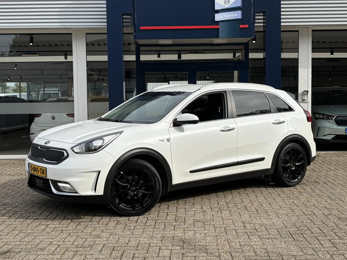 1.6 GDi Hybrid BusinessLine / Automaat / Stuur-/Stoelverwarming / Adaptieve Cruise-Control / Apple-Carplay & Android-Auto / Trekhaak / Climate-Control / Keyless / Radio-Bluetooth / Navi / Ca
