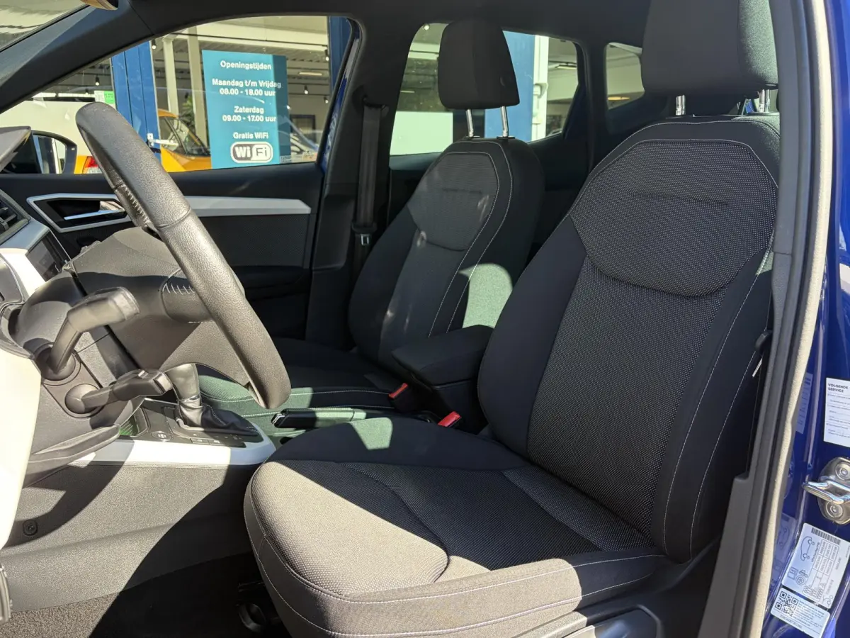 1.0 TSI Xcellence Business Intense / Automaat / NL-Auto / 76.000 KM / Adaptieve Cruise-Control / Apple-Carplay & Android-Auto / Draadloze-Telefoonlader / Keyless / Climate-Control / PDC met 