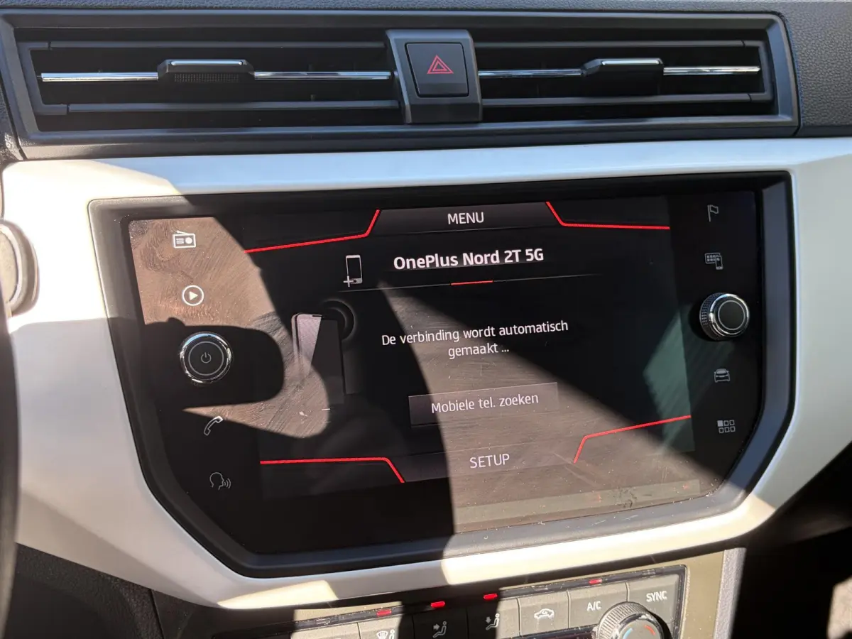 1.0 TSI Xcellence Business Intense / Automaat / NL-Auto / 76.000 KM / Adaptieve Cruise-Control / Apple-Carplay & Android-Auto / Draadloze-Telefoonlader / Keyless / Climate-Control / PDC met 