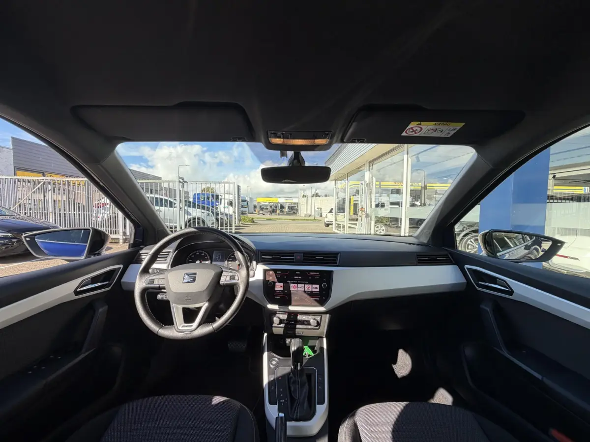 1.0 TSI Xcellence Business Intense / Automaat / NL-Auto / 76.000 KM / Adaptieve Cruise-Control / Apple-Carplay & Android-Auto / Draadloze-Telefoonlader / Keyless / Climate-Control / PDC met 
