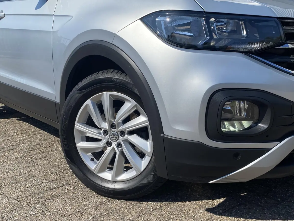 1.0 TSI Life / Automaat / 74.000 Km / Radio-Bluetooth / Navi / Stoelverwarming / adaptieve Cruise-Control / Climate-Control / Lane-Assist / Getint Glas / ELKTR-Pakket / PDC V+A / LMV 16'' / 