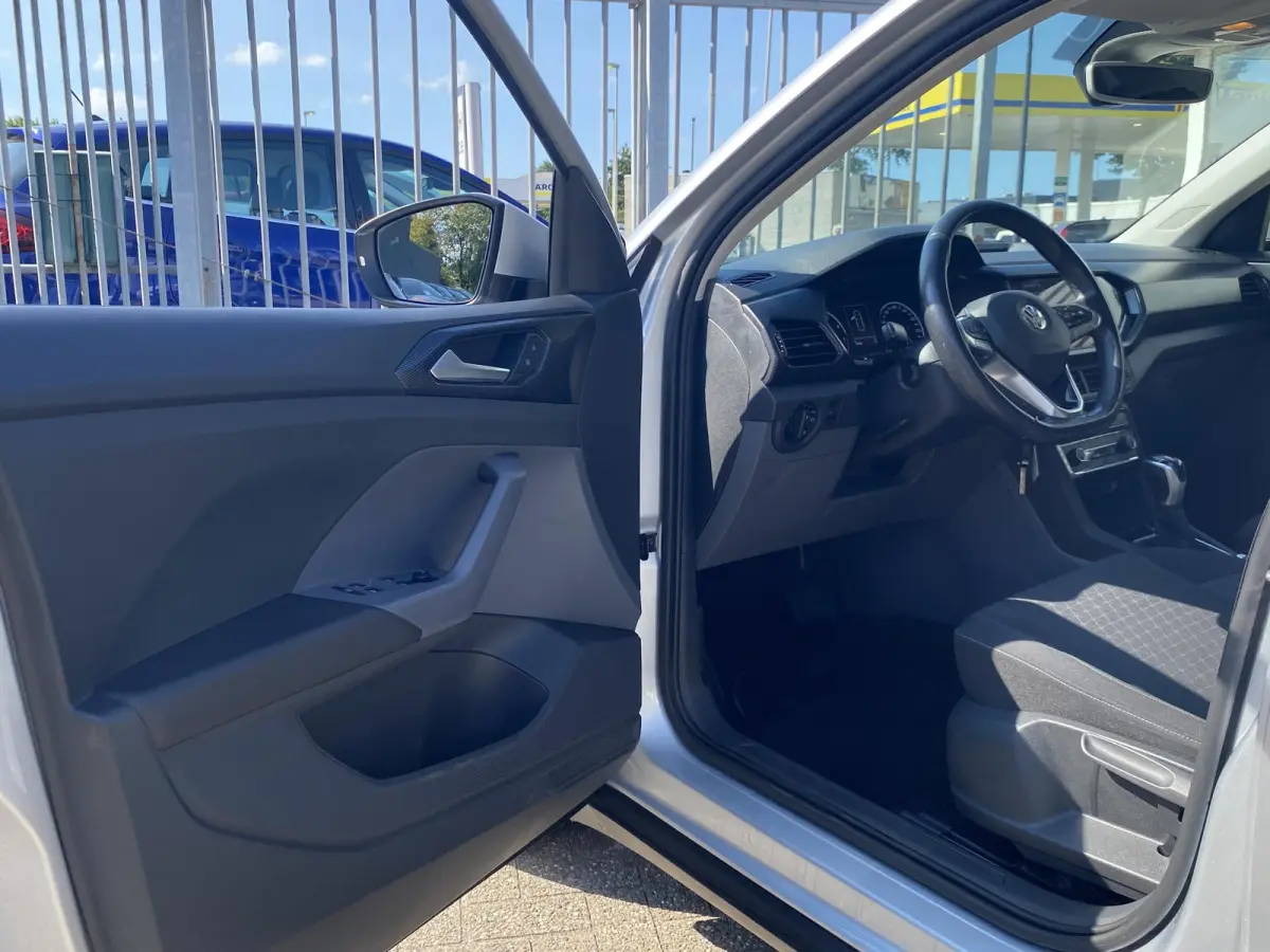 1.0 TSI Life / Automaat / 74.000 Km / Radio-Bluetooth / Navi / Stoelverwarming / adaptieve Cruise-Control / Climate-Control / Lane-Assist / Getint Glas / ELKTR-Pakket / PDC V+A / LMV 16'' / 