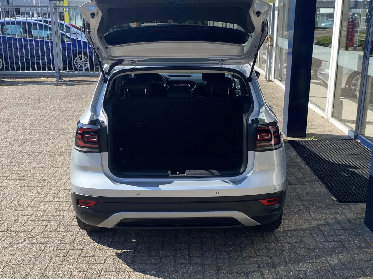 1.0 TSI Life / Automaat / 74.000 Km / Radio-Bluetooth / Navi / Stoelverwarming / adaptieve Cruise-Control / Climate-Control / Lane-Assist / Getint Glas / ELKTR-Pakket / PDC V+A / LMV 16'' / 
