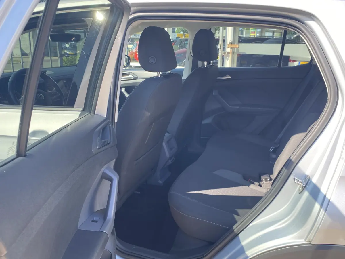 1.0 TSI Life / Automaat / 74.000 Km / Radio-Bluetooth / Navi / Stoelverwarming / adaptieve Cruise-Control / Climate-Control / Lane-Assist / Getint Glas / ELKTR-Pakket / PDC V+A / LMV 16'' / 
