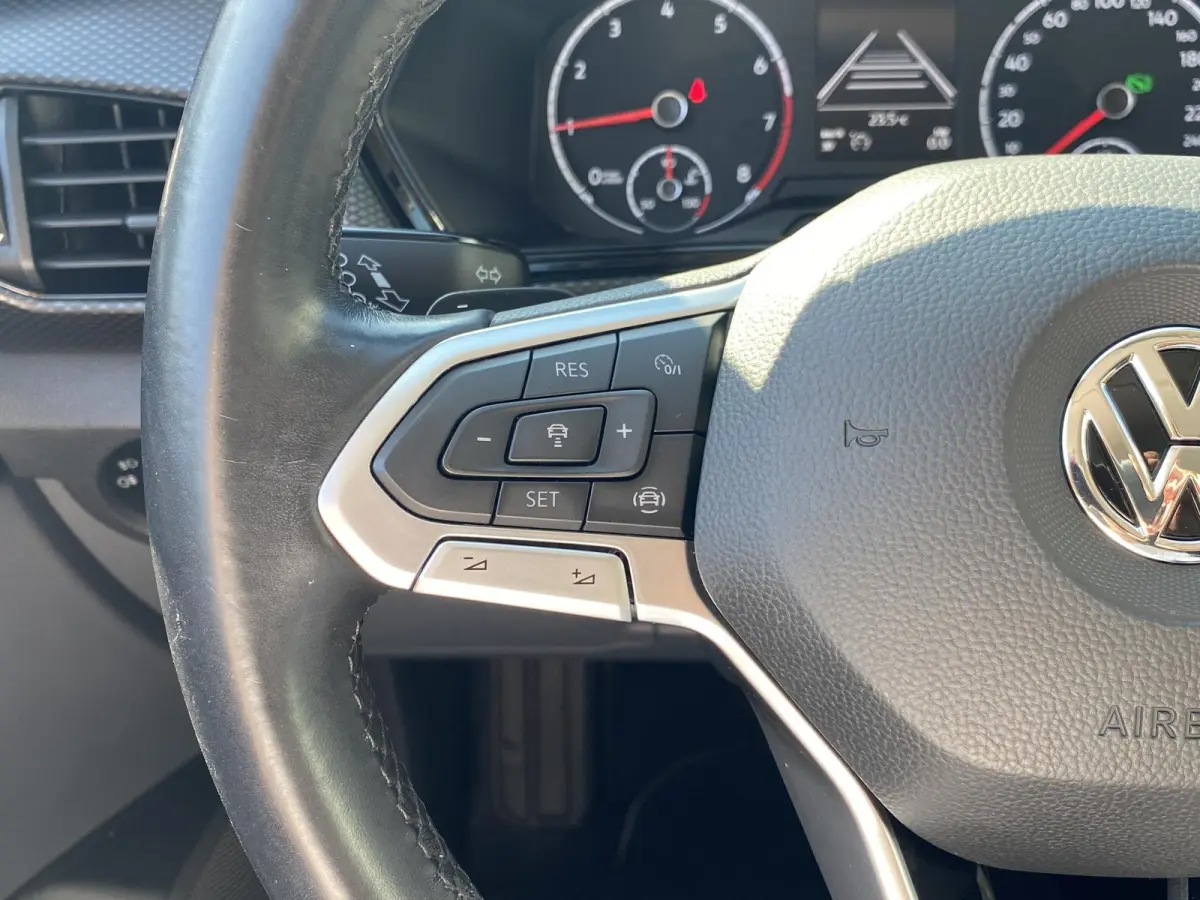 1.0 TSI Life / Automaat / 74.000 Km / Radio-Bluetooth / Navi / Stoelverwarming / adaptieve Cruise-Control / Climate-Control / Lane-Assist / Getint Glas / ELKTR-Pakket / PDC V+A / LMV 16'' / 
