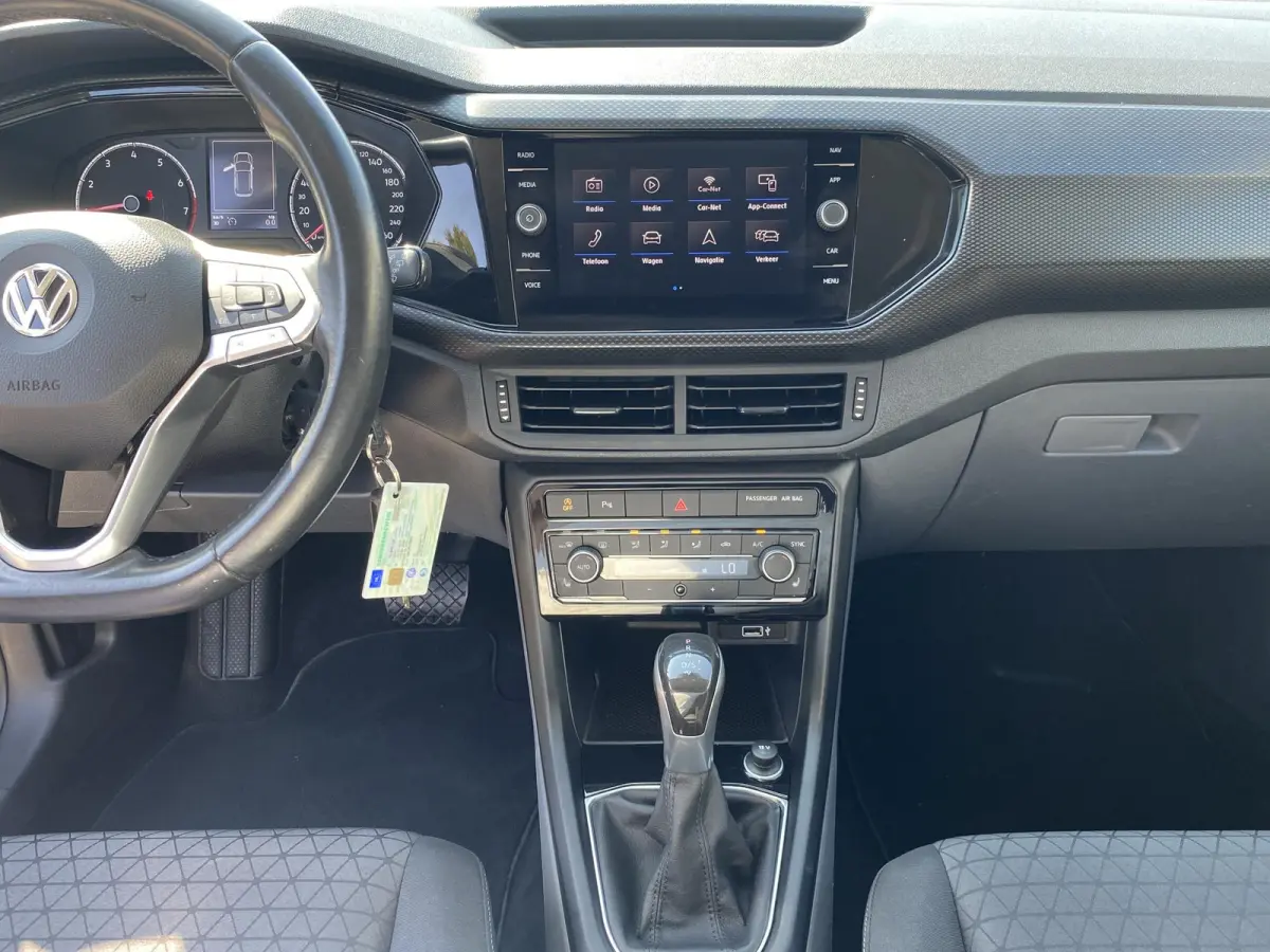 1.0 TSI Life / Automaat / 74.000 Km / Radio-Bluetooth / Navi / Stoelverwarming / adaptieve Cruise-Control / Climate-Control / Lane-Assist / Getint Glas / ELKTR-Pakket / PDC V+A / LMV 16'' / 