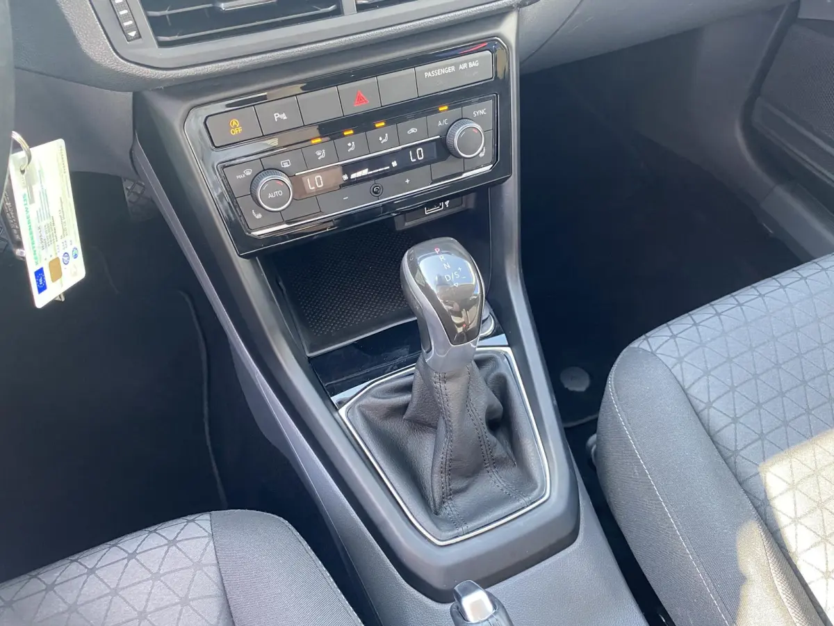 1.0 TSI Life / Automaat / 74.000 Km / Radio-Bluetooth / Navi / Stoelverwarming / adaptieve Cruise-Control / Climate-Control / Lane-Assist / Getint Glas / ELKTR-Pakket / PDC V+A / LMV 16'' / 