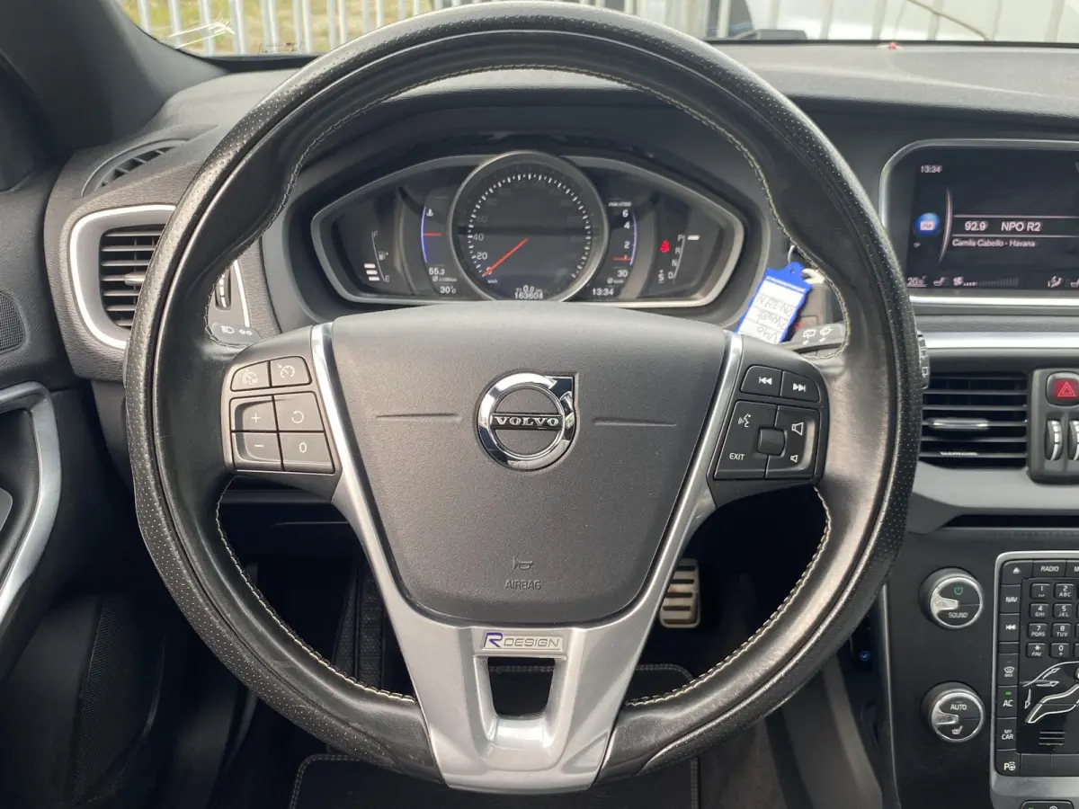 2.0 T4 Business Sport / NL-Auto / Vol-Leder / Panodak / Stoelverwarming / Cruise-Control / Climate-Control / Keyless / LED / Radio-Bluetooth / Navi / PDC met Camera / 17'' LMV / ENZ.