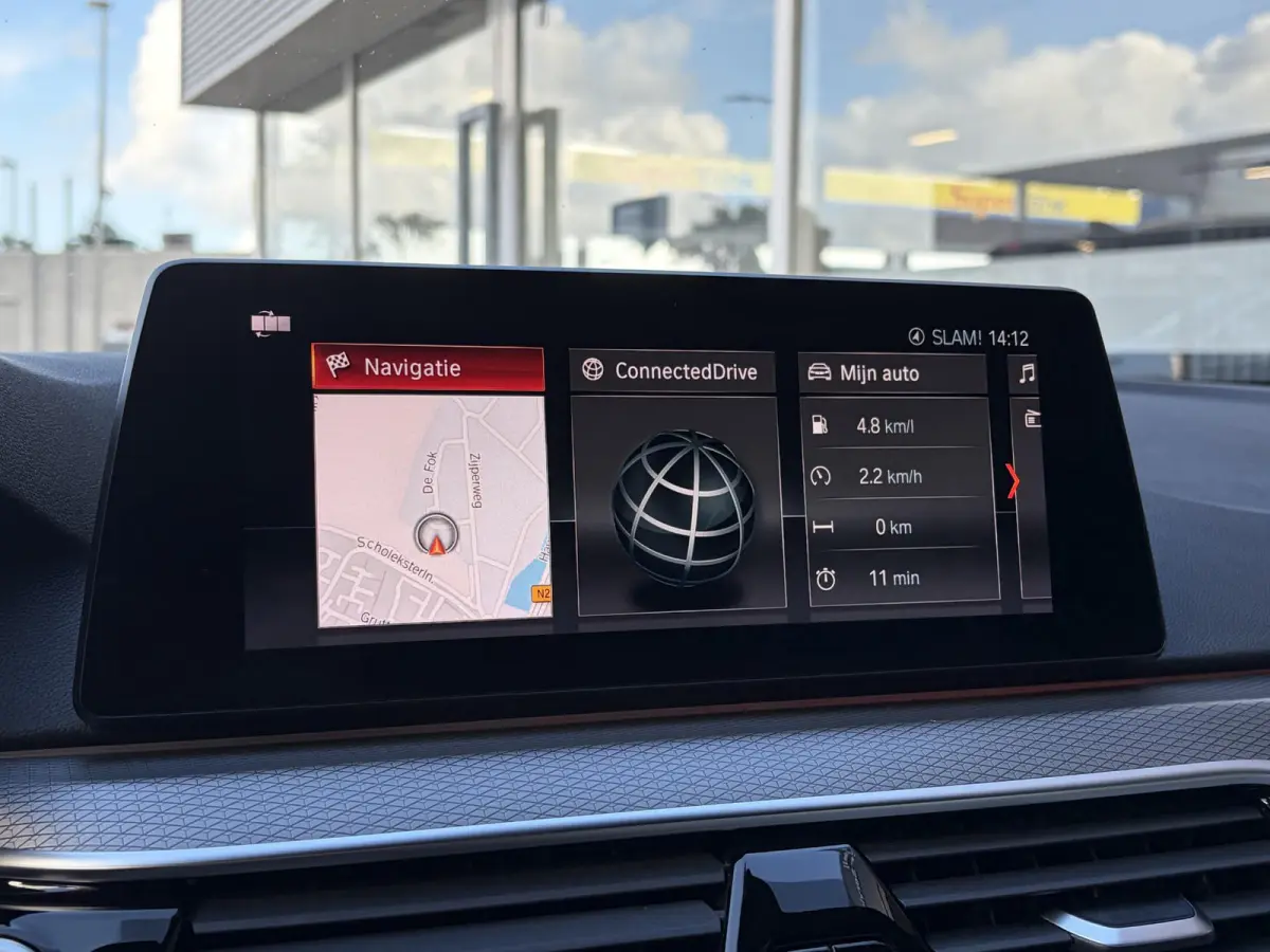 520i High Executive / M-Sport Pakket / Automaat / Dealer-Onderhouden / Head-Up Display / Vol-Lederen Sportstoelen / Elektr.-Verstelbare Stoelen met Geheugen / Elektr.-Wegklapbare Trekhaak / 