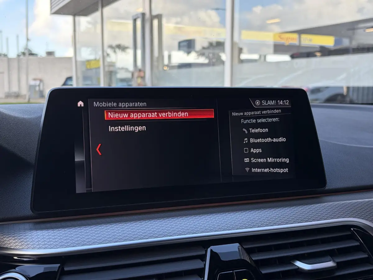 520i High Executive / M-Sport Pakket / Automaat / Dealer-Onderhouden / Head-Up Display / Vol-Lederen Sportstoelen / Elektr.-Verstelbare Stoelen met Geheugen / Elektr.-Wegklapbare Trekhaak / 