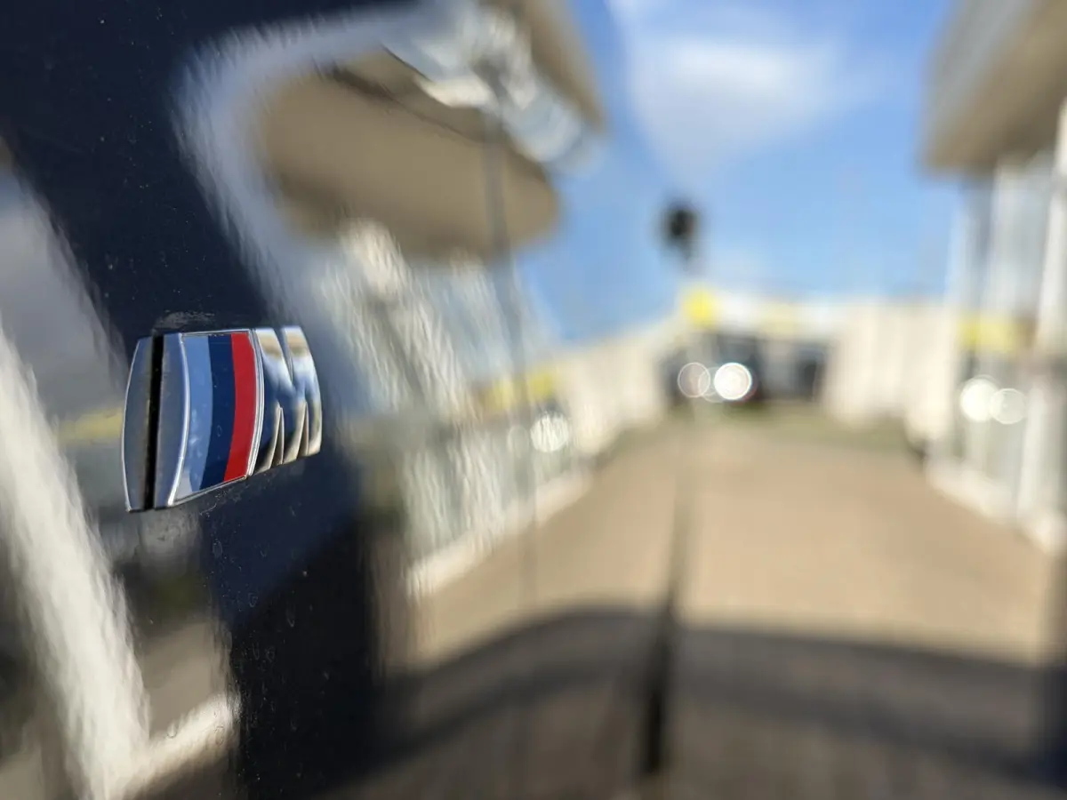 520i High Executive / M-Sport Pakket / Automaat / Dealer-Onderhouden / Head-Up Display / Vol-Lederen Sportstoelen / Elektr.-Verstelbare Stoelen met Geheugen / Elektr.-Wegklapbare Trekhaak / 