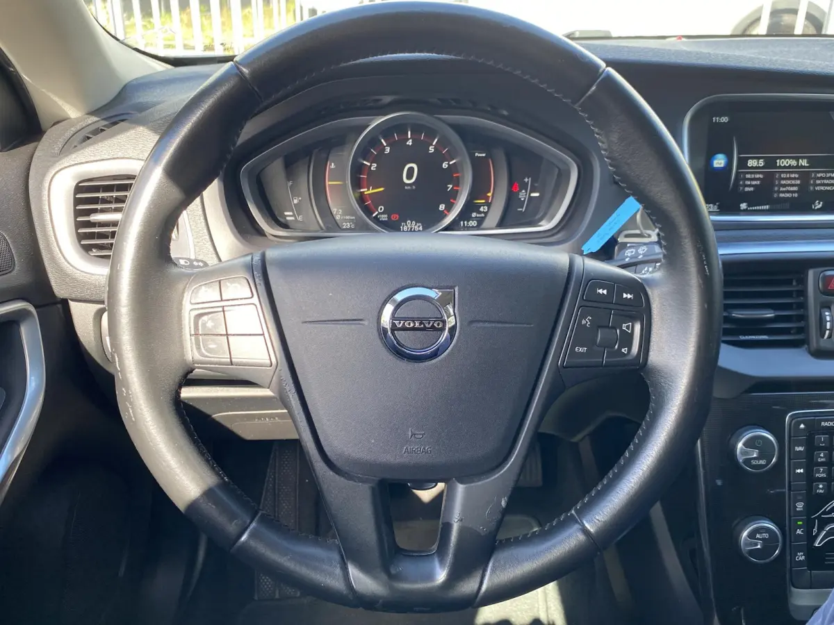 2.0 T2 Kinetic / NL-Auto / Dealer-Onderhouden / Digitale Cockpit / High Performance Audio / Radio-Bluetooth / Navi / Cruise-Control / Climate-Control / ELKTR-pakket / PDC Achter / Diffuser A