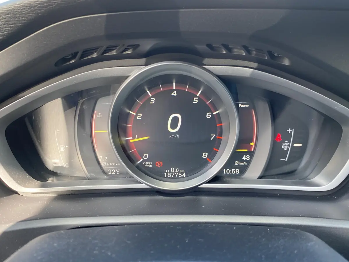 2.0 T2 Kinetic / NL-Auto / Dealer-Onderhouden / Digitale Cockpit / High Performance Audio / Radio-Bluetooth / Navi / Cruise-Control / Climate-Control / ELKTR-pakket / PDC Achter / Diffuser A