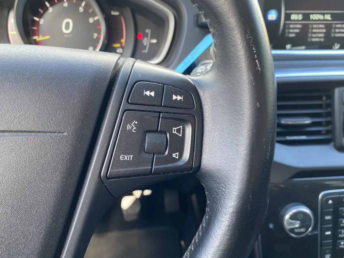 2.0 T2 Kinetic / NL-Auto / Dealer-Onderhouden / Digitale Cockpit / High Performance Audio / Radio-Bluetooth / Navi / Cruise-Control / Climate-Control / ELKTR-pakket / PDC Achter / Diffuser A