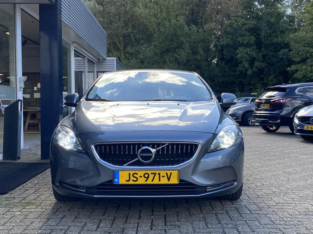 2.0 T2 Kinetic / NL-Auto / Dealer-Onderhouden / Digitale Cockpit / High Performance Audio / Radio-Bluetooth / Navi / Cruise-Control / Climate-Control / ELKTR-pakket / PDC Achter / Diffuser A