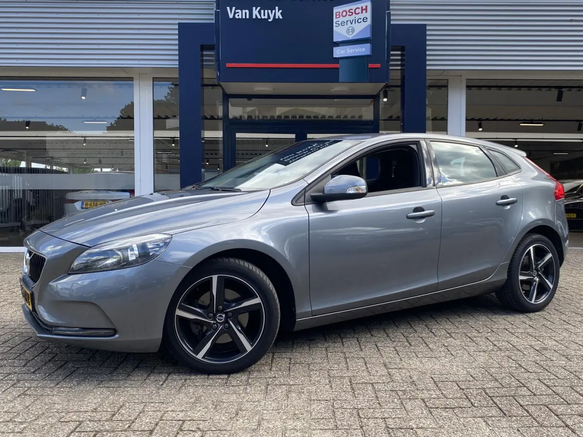 2.0 T2 Kinetic / NL-Auto / Dealer-Onderhouden / Digitale Cockpit / High Performance Audio / Radio-Bluetooth / Navi / Cruise-Control / Climate-Control / ELKTR-pakket / PDC Achter / Diffuser A