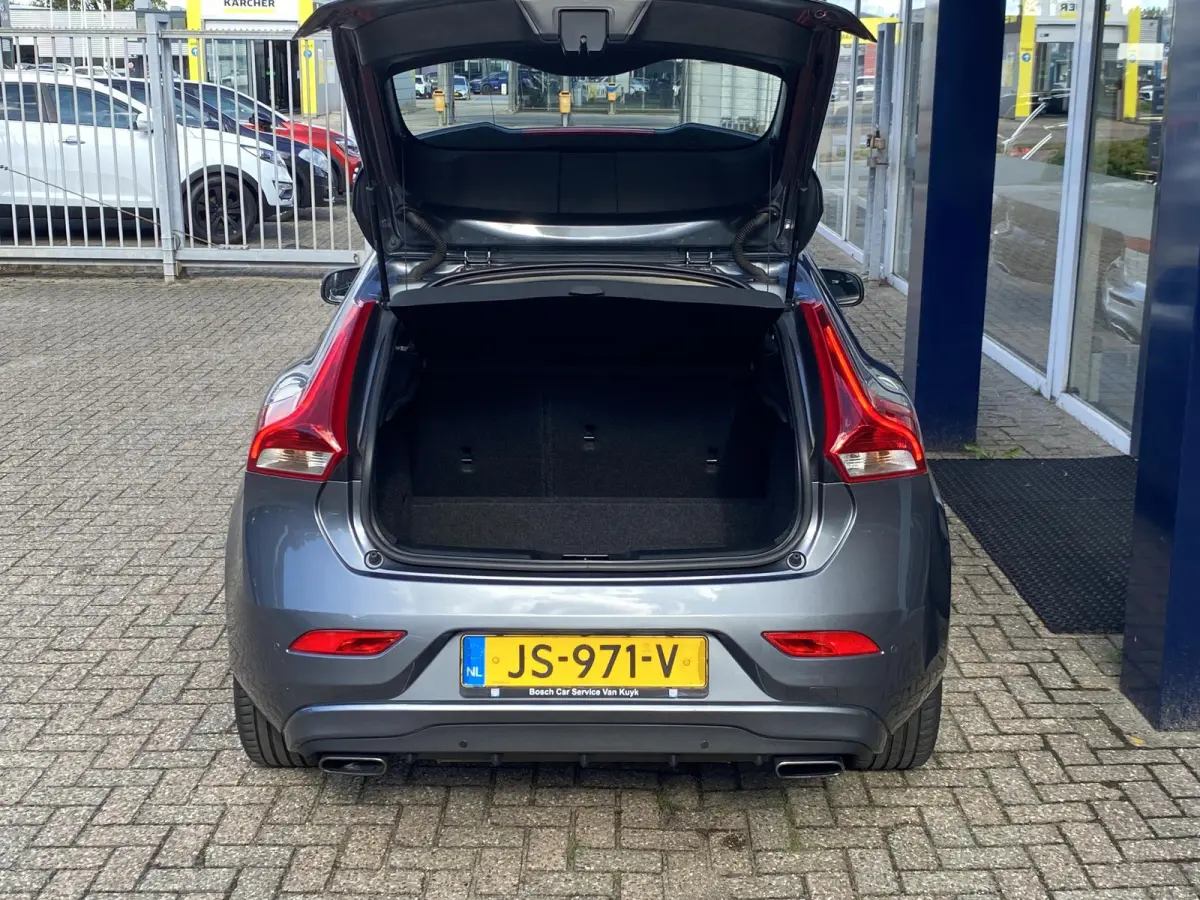 2.0 T2 Kinetic / NL-Auto / Dealer-Onderhouden / Digitale Cockpit / High Performance Audio / Radio-Bluetooth / Navi / Cruise-Control / Climate-Control / ELKTR-pakket / PDC Achter / Diffuser A