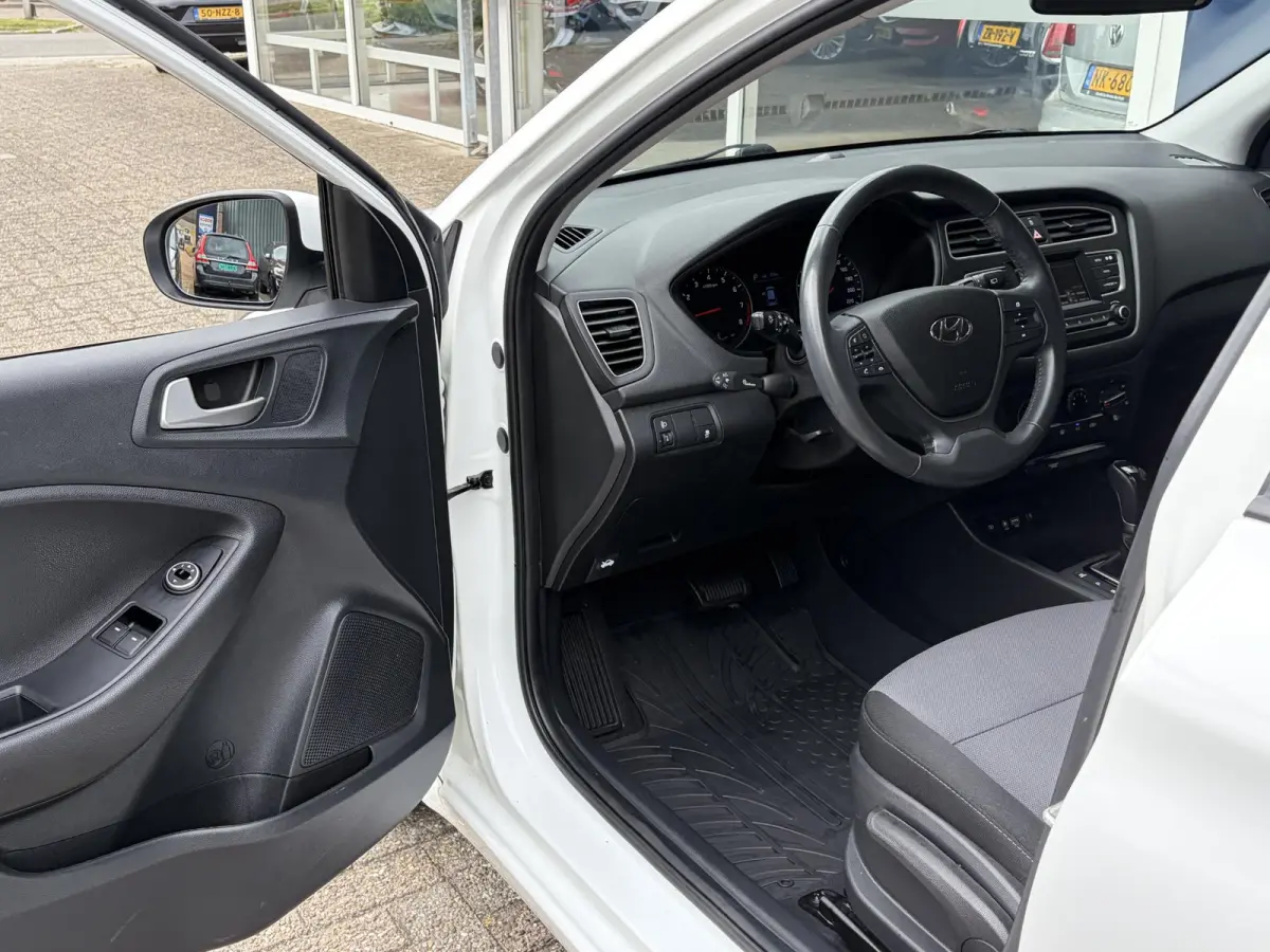 1.0 T-GDI Comfort / Automaat / Cruise-Control / Bluetooth / Airco / Radio / Styling-Pack / Getint-Glas / 15'' LMV / All-Season / ENZ.