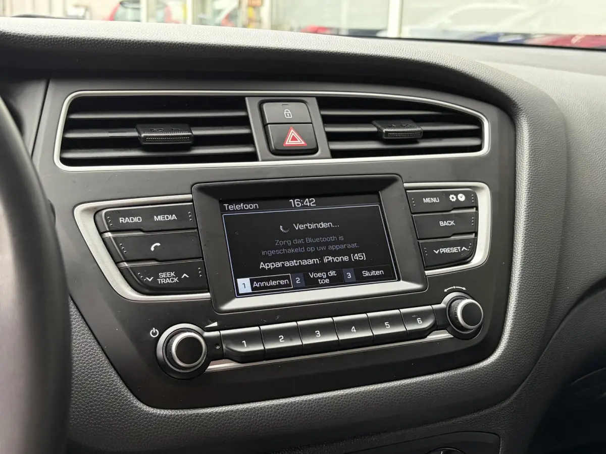 1.0 T-GDI Comfort / Automaat / Cruise-Control / Bluetooth / Airco / Radio / Styling-Pack / Getint-Glas / 15'' LMV / All-Season / ENZ.