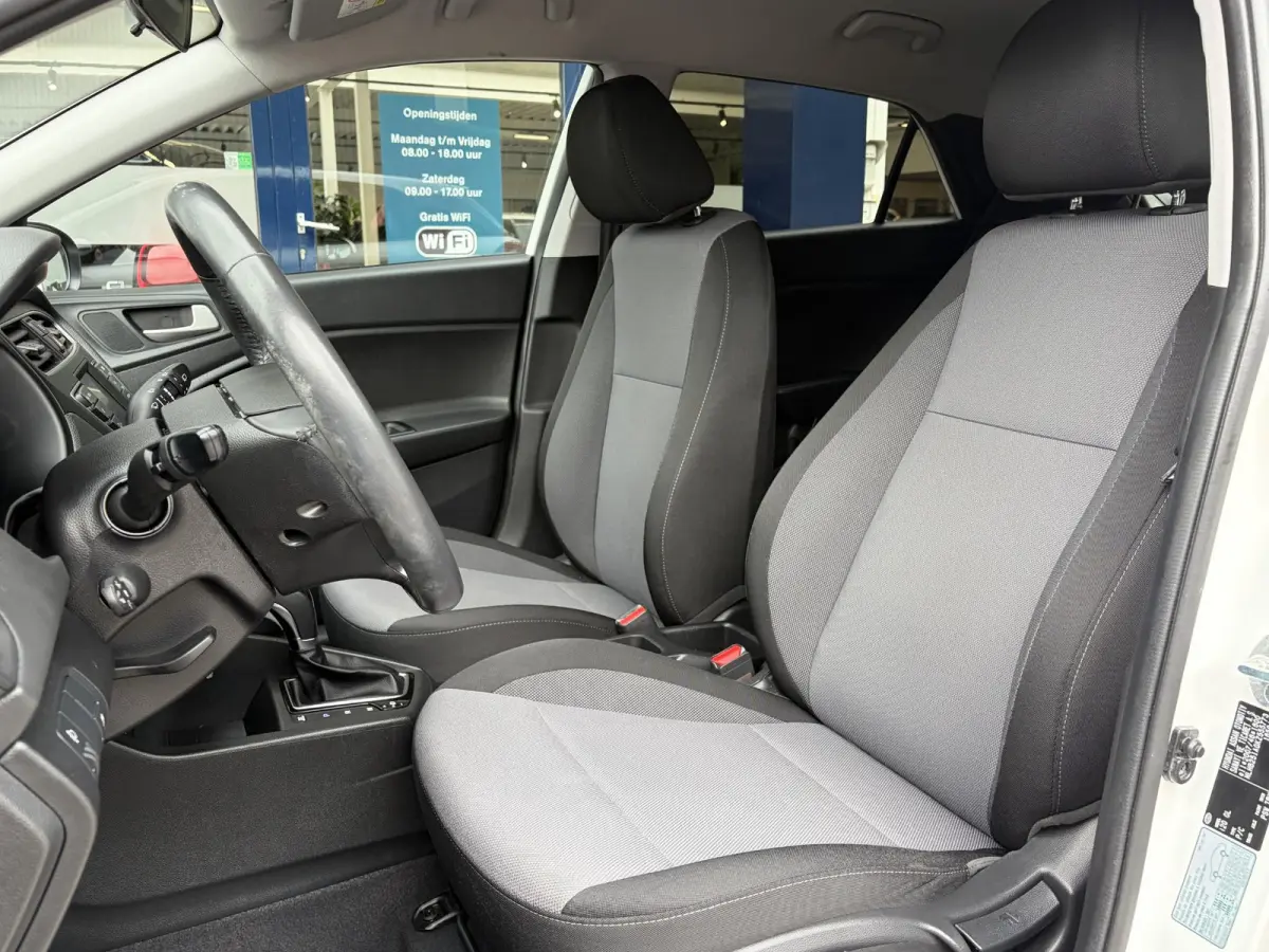 1.0 T-GDI Comfort / Automaat / Cruise-Control / Bluetooth / Airco / Radio / Styling-Pack / Getint-Glas / 15'' LMV / All-Season / ENZ.