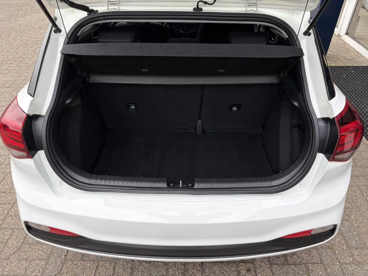 1.0 T-GDI Comfort / Automaat / Cruise-Control / Bluetooth / Airco / Radio / Styling-Pack / Getint-Glas / 15'' LMV / All-Season / ENZ.
