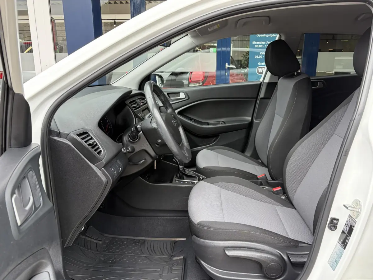 1.0 T-GDI Comfort / Automaat / Cruise-Control / Bluetooth / Airco / Radio / Styling-Pack / Getint-Glas / 15'' LMV / All-Season / ENZ.