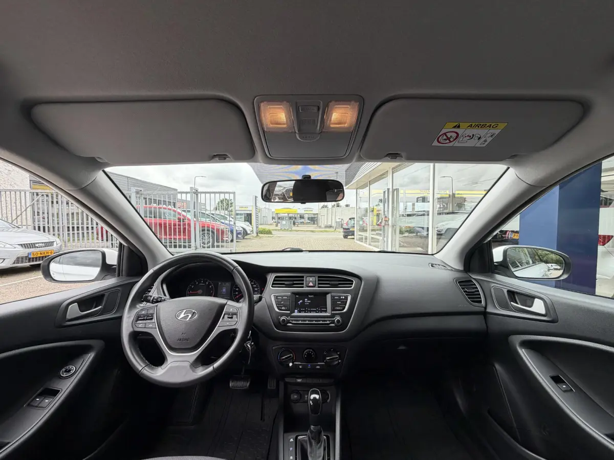 1.0 T-GDI Comfort / Automaat / Cruise-Control / Bluetooth / Airco / Radio / Styling-Pack / Getint-Glas / 15'' LMV / All-Season / ENZ.