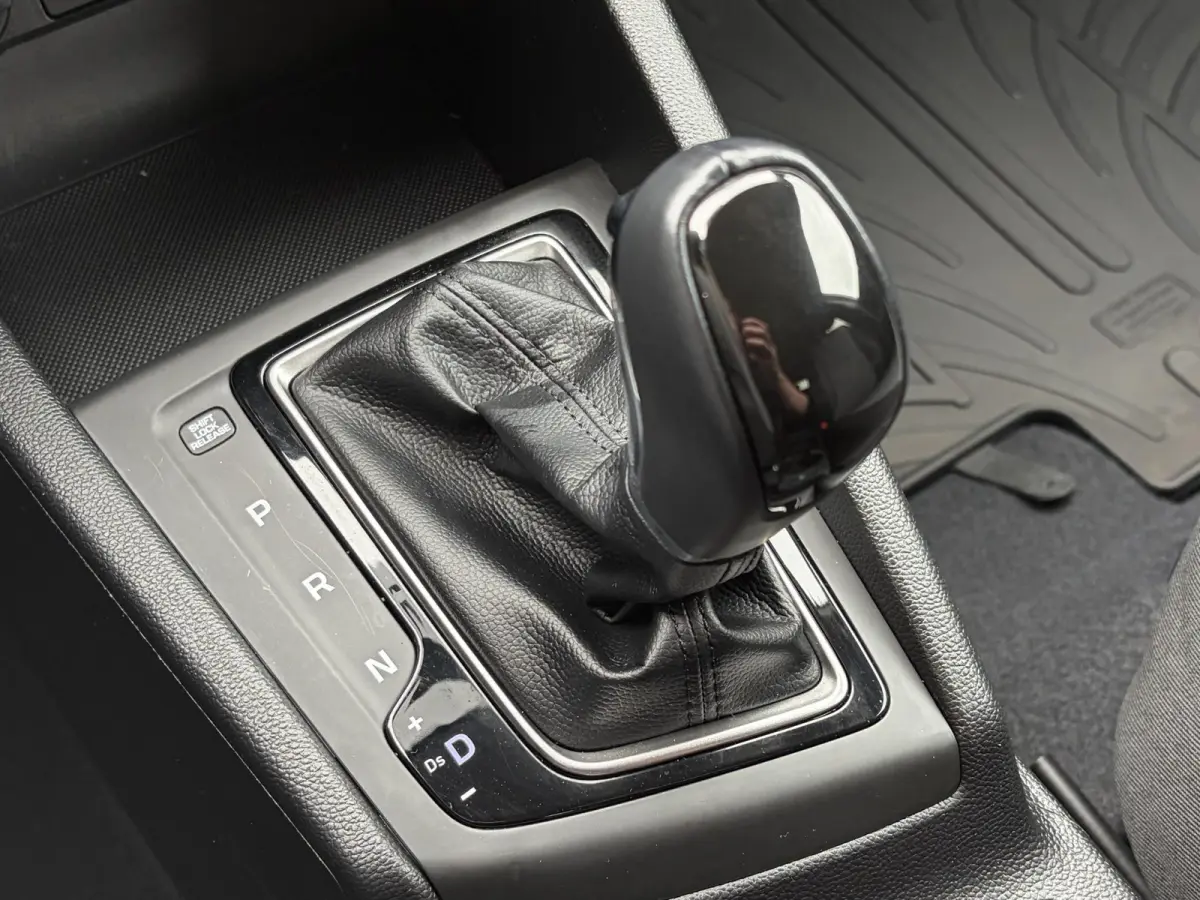 1.0 T-GDI Comfort / Automaat / Cruise-Control / Bluetooth / Airco / Radio / Styling-Pack / Getint-Glas / 15'' LMV / All-Season / ENZ.